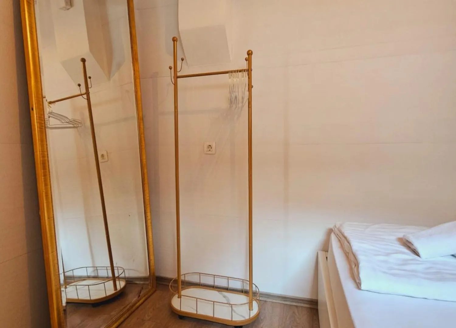 Ljubljana Center Budget Apartment 0*,